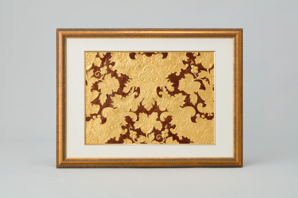 額装 花瓶入花唐草